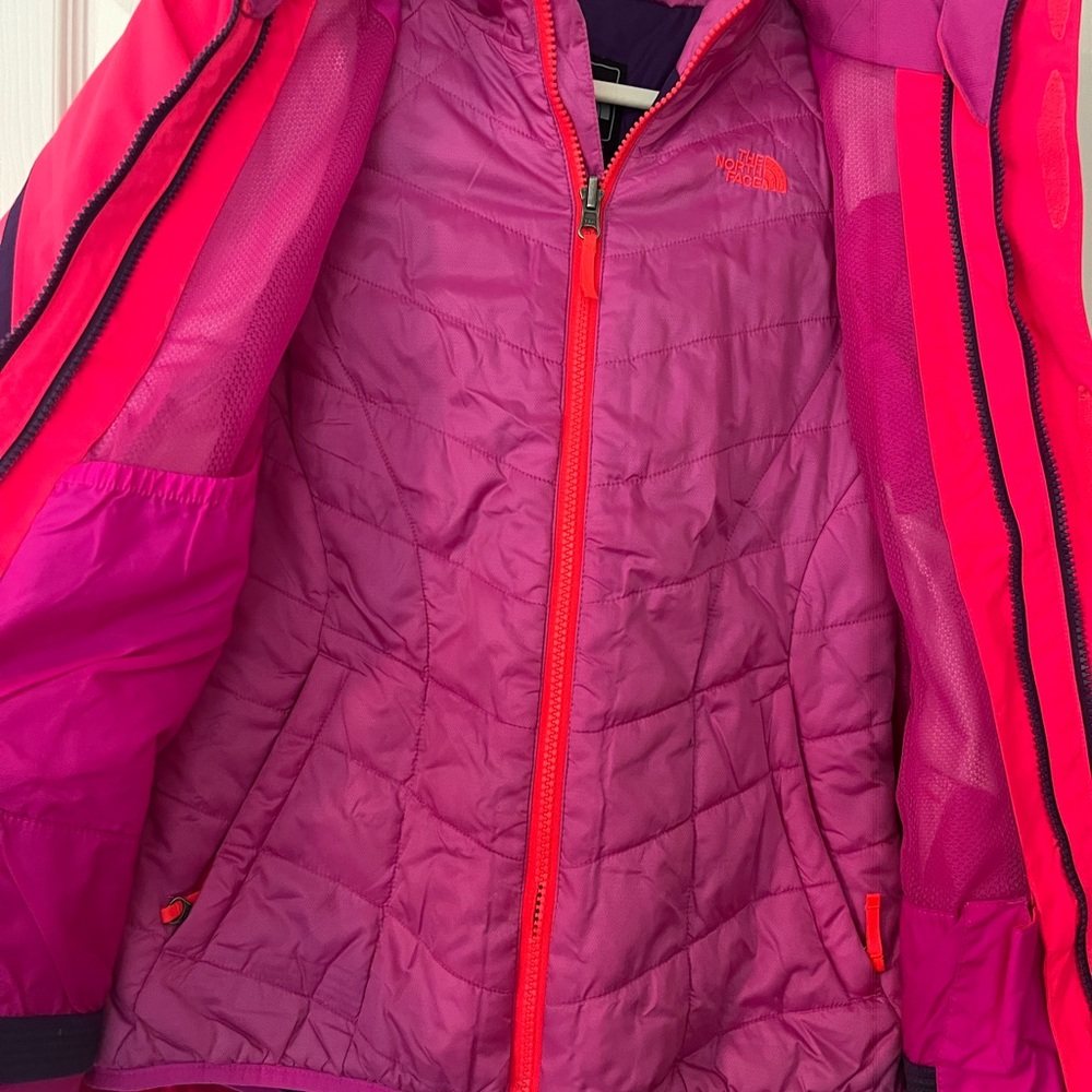 The North Face Pink and Purple Ski Puffer Jacket - Picture 13 of 16